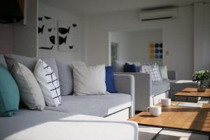 b local KAI House - with Ocean view good for 8 PPL Free WiFi