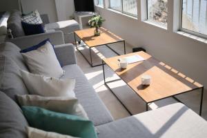 b local KAI House - with Ocean view good for 8 PPL Free WiFi