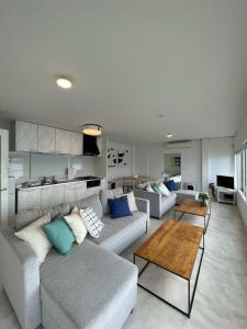 b local KAI House - with Ocean view good for 8 PPL Free WiFi