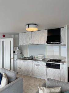 b local KAI House - with Ocean view good for 8 PPL Free WiFi