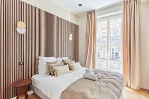 Apartement Place Vendome by Studioprestige