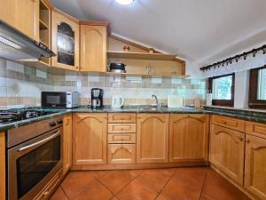 Apartment Nina with private terrace Tour As Ljubljana