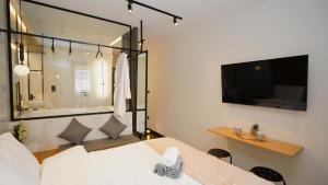 Luxury suites with JACUZZI by Sea&theCity