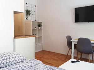 Happy Vibes apartment, charming & with free parking