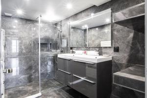 Paris Marais Beaubourg Area