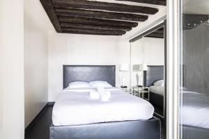 Paris Marais Beaubourg Area