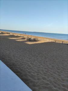 2 pas de la mer sans vis à vis