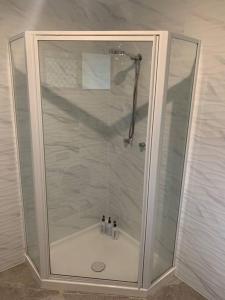 Turtle Cove Lake Front Cabin 300m To Beach