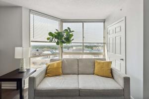 2BR Executive City Suite With Gym & Pool