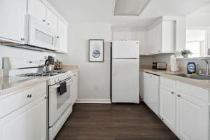 2BR Executive City Suite With Gym & Pool