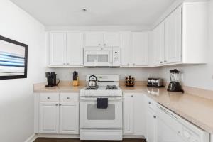 2BR Luxury City Suite With Gym & Pool