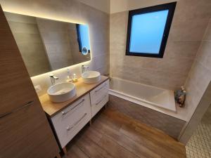 Villas Villa idealement situee sur Ares : photos des chambres