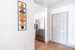 3BR Premium Downtown Apartment with Office & Gym