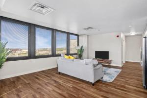 Sleek 2BR Downtown Retreat with Gym