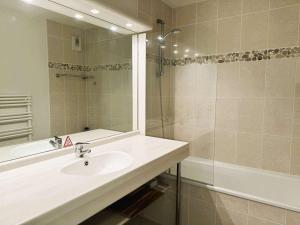 Bel appartement à 100 m de la plage à Fouesnant avec piscine chauffée, pour 4 personnes - FR-1-481-160