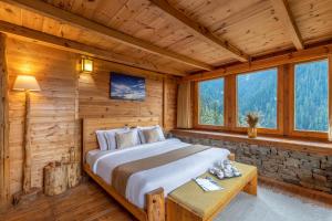 ELIVAAS Signature 3 BHK Cottage with Garden & Sauna - Silvana