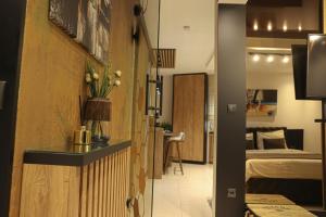 Design Apartment PLATINIUM SPA LUX 5 STAR "HAVANA" Completely PRIVATE Wellness & Spa FREE INCLUDED Sauna & Jacuzzi & Salt Wall & Fire place & 3D Ceilings & Business WiFi & NETFLIX & Keyless code entry & FULL SMART APP & SECURE 2 Parking place