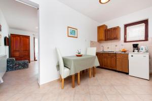 Apartments and Room Silvana