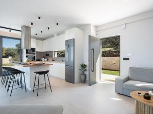 Villa Levante With Sea View