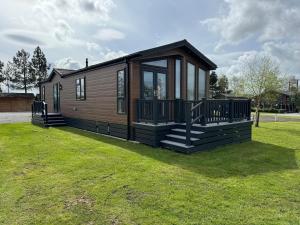 Meadow View Lodge with stunning views