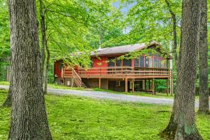 obrázek - Hot Tub, River&Kayak, WiFi, & Fire Pit at Cabin!