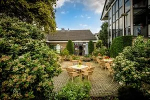 鹿特丹东钟楼酒店及餐厅 - 艾瑟尔河畔卡佩勒