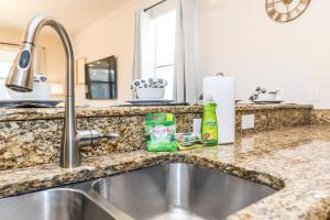 Spacious Home Near Disney