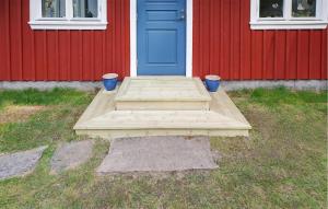 Cozy Home In Strömstad With Wifi