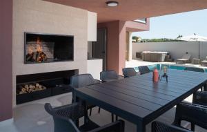 Gorgeous Home In Vrsi With Wifi