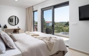 Gorgeous Home In Vrsi With Wifi