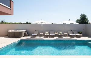 Gorgeous Home In Vrsi With Wifi