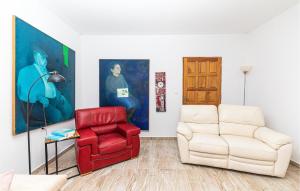 2 Bedroom Cozy Apartment In Trogir 