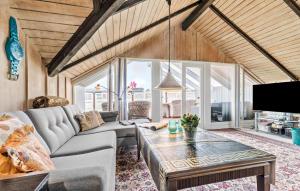 3 Bedroom Lovely Home In Ørsted