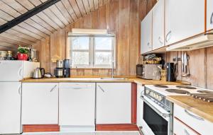 3 Bedroom Lovely Home In Ørsted