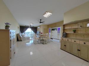 YOU 1272sqft 3 Bed-Room Unit with Netflix WiFi