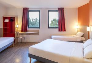 Hotels B&B HOTEL Laval Ouest : Chambre Quadruple
