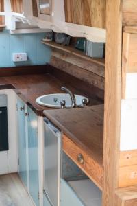 Swallowfield Glamping-Unsinkable