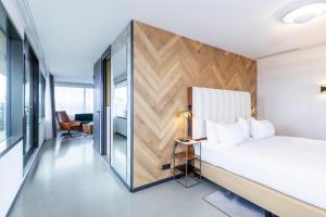 Suite with Balcony room in The Slaak Rotterdam a Tribute Portfolio Hotel