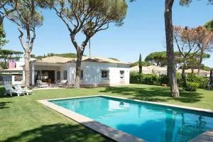 Villa Escocia, entre pinares y a pie de playa - Roche