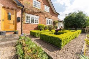 Beautiful country cottage for 8 - great staycation