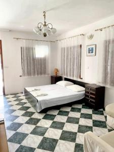 Apartment with sea and mountain views in Ražanac - 54 sqm.