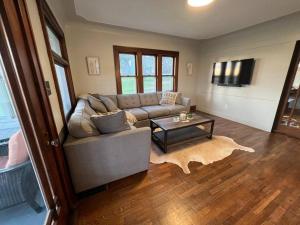 House 7 beds, 2 baths Farmstay at Pygmy Goat & Agritourism Farm