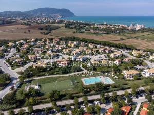 629 - Appartamento trilocale al primo piano con ampio terrazzo al Residence Adamo ed Eva - PISCINA, SPIAGGIA e MINICLUB al White Beach Club inclusi nel prezzo
