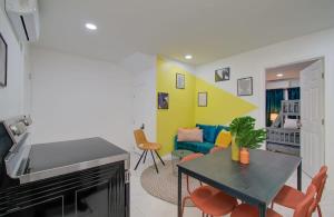 Heart of Houston - 2-BD 1-BA with Firepit