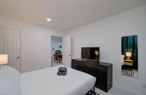 Heart of Houston - 2-BD 1-BA with Firepit