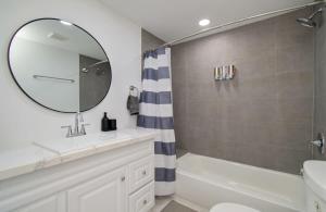 Heart of Houston - 2-BD 1-BA with Firepit