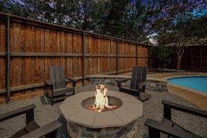 Allen Abode - 4 Bedrm Pool Fire Pit Charm