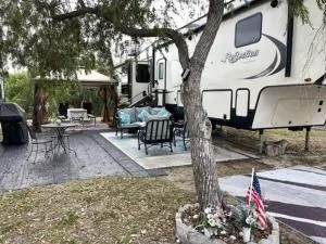 Reflection by Glampers Camp - Порт-Шарлотт