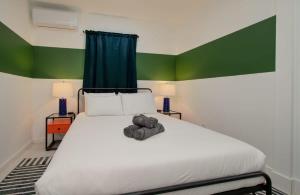 Heart of Houston - 8-BD 4-BA with Yard