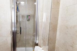 Very Central 1bed new refurbish